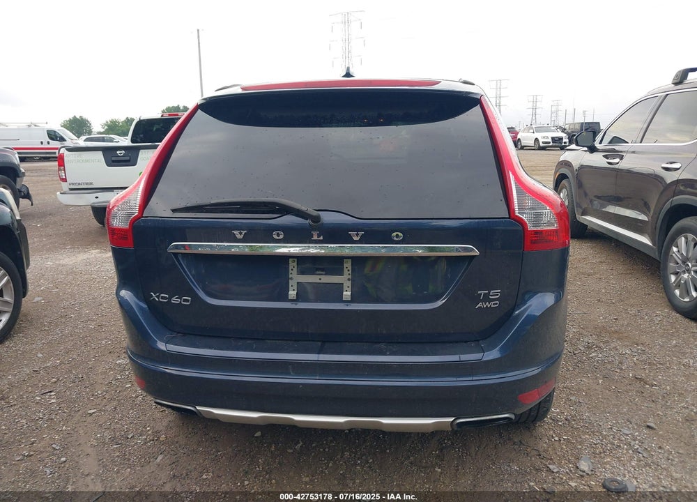 2015 VOLVO XC60 VIN: YV4612RK1F2704872