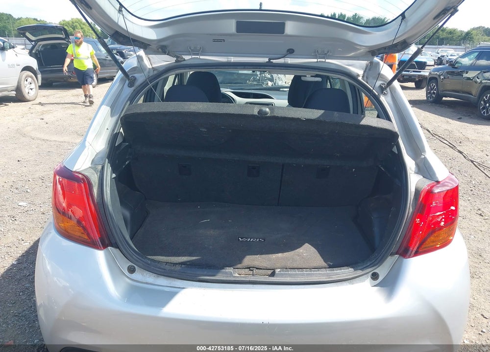 2015 TOYOTA YARIS VIN: VNKKTUD38FA020017