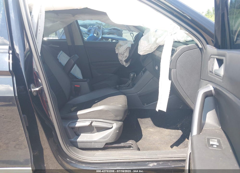2021 VOLKSWAGEN TIGUAN VIN: 3VV2B7AX1MM134821
