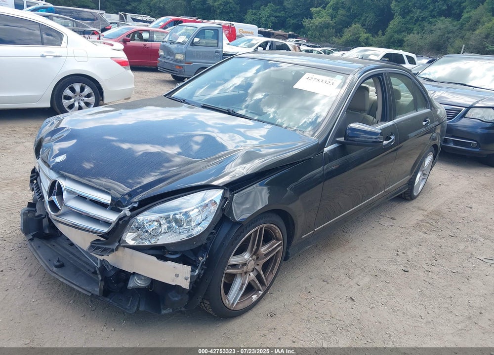 2011 MERCEDES-BENZ C CLASS VIN: WDDGF8BB7BR137712