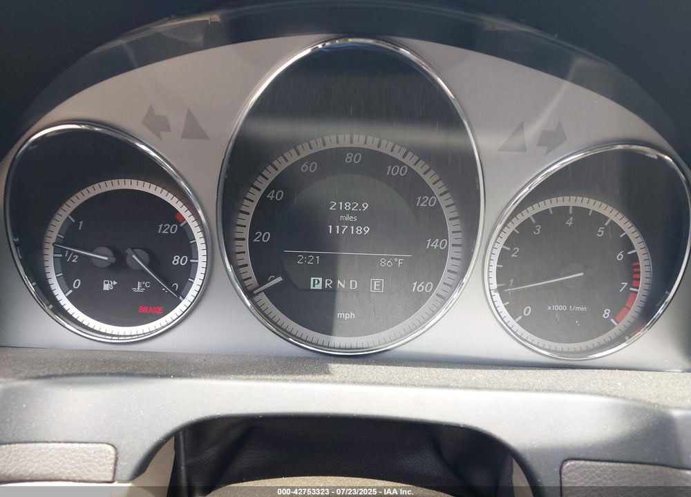 2011 MERCEDES-BENZ C CLASS VIN: WDDGF8BB7BR137712