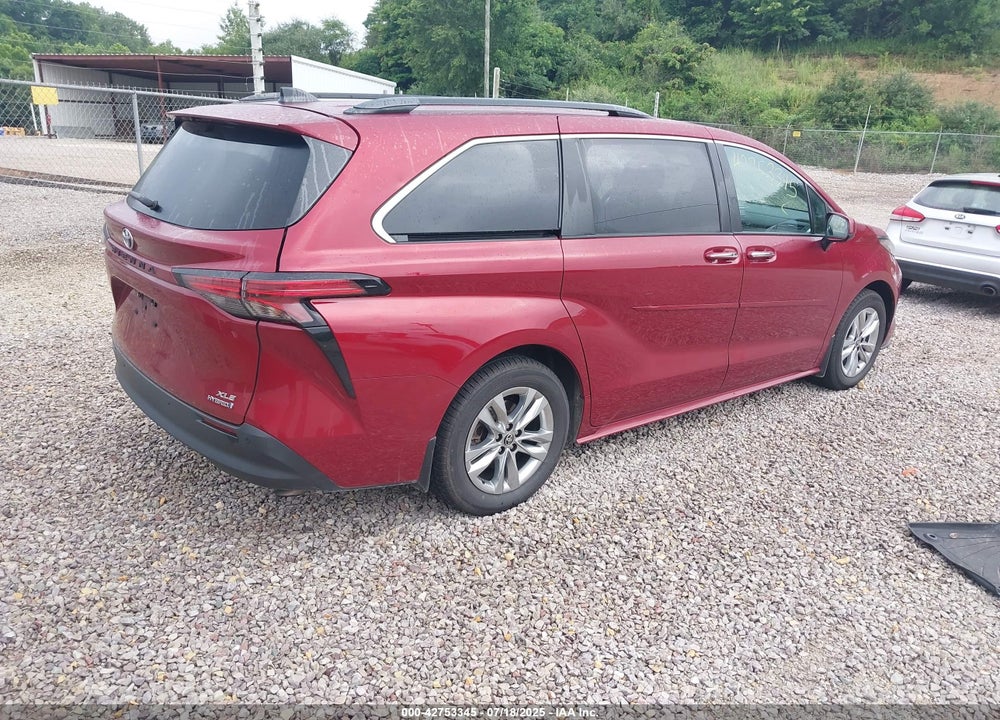 2022 TOYOTA SIENNA XLE VIN: 5TDJSKFC3NS063609