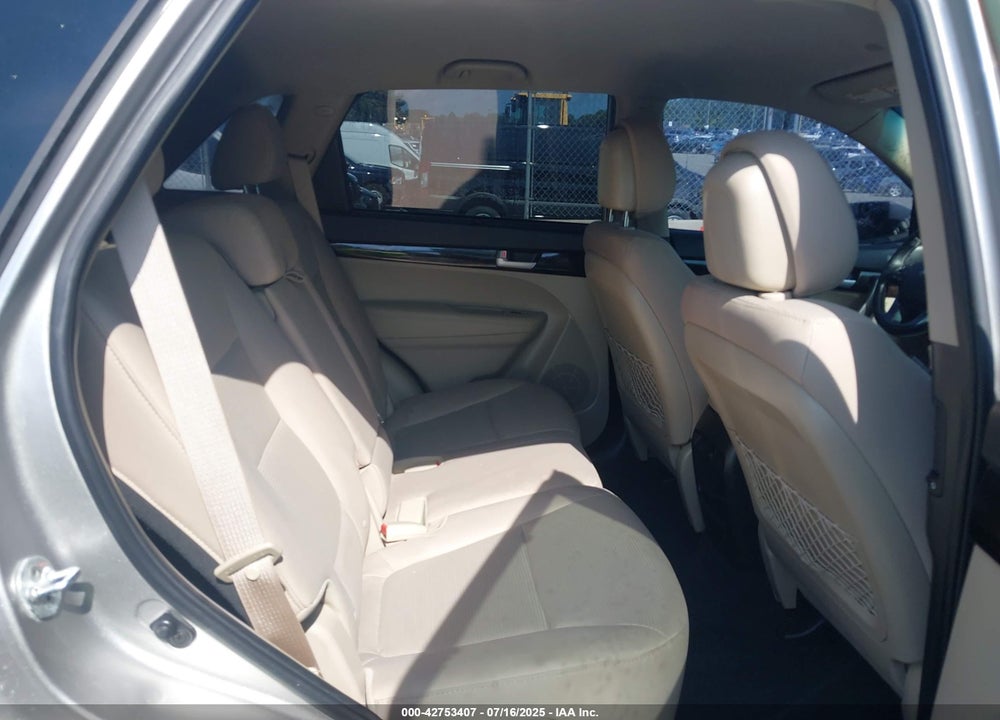 2015 KIA SORENTO VIN: 5XYKTCA63FG608179