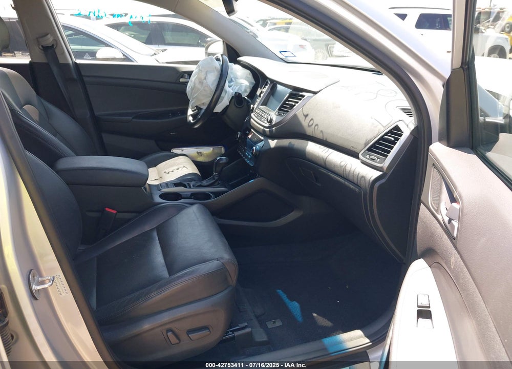 2017 HYUNDAI TUCSON LIMITED VIN: KM8J33A20HU534581