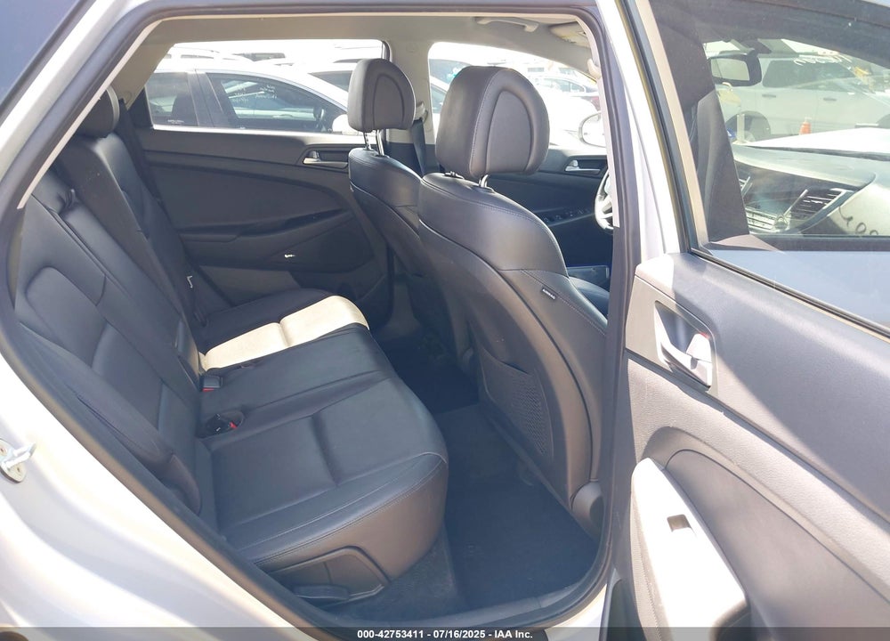 2017 HYUNDAI TUCSON LIMITED VIN: KM8J33A20HU534581