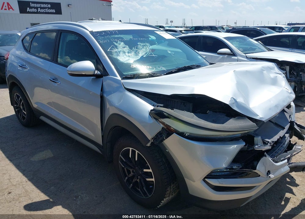 2017 HYUNDAI TUCSON LIMITED VIN: KM8J33A20HU534581