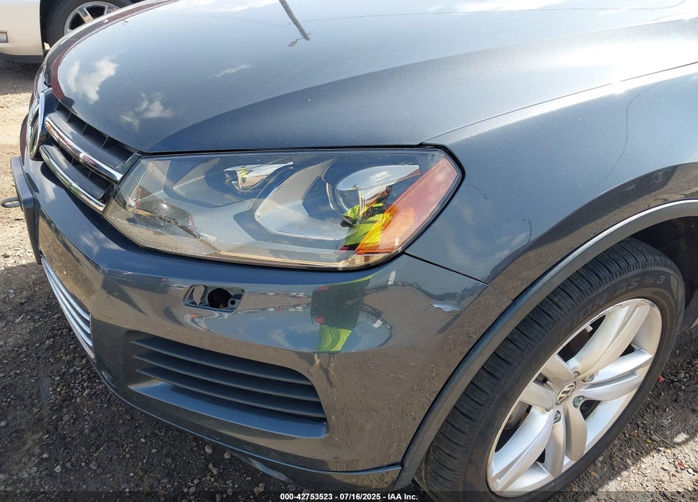 2013 VOLKSWAGEN TOUAREG VIN: WVGEF9BP7DD001532
