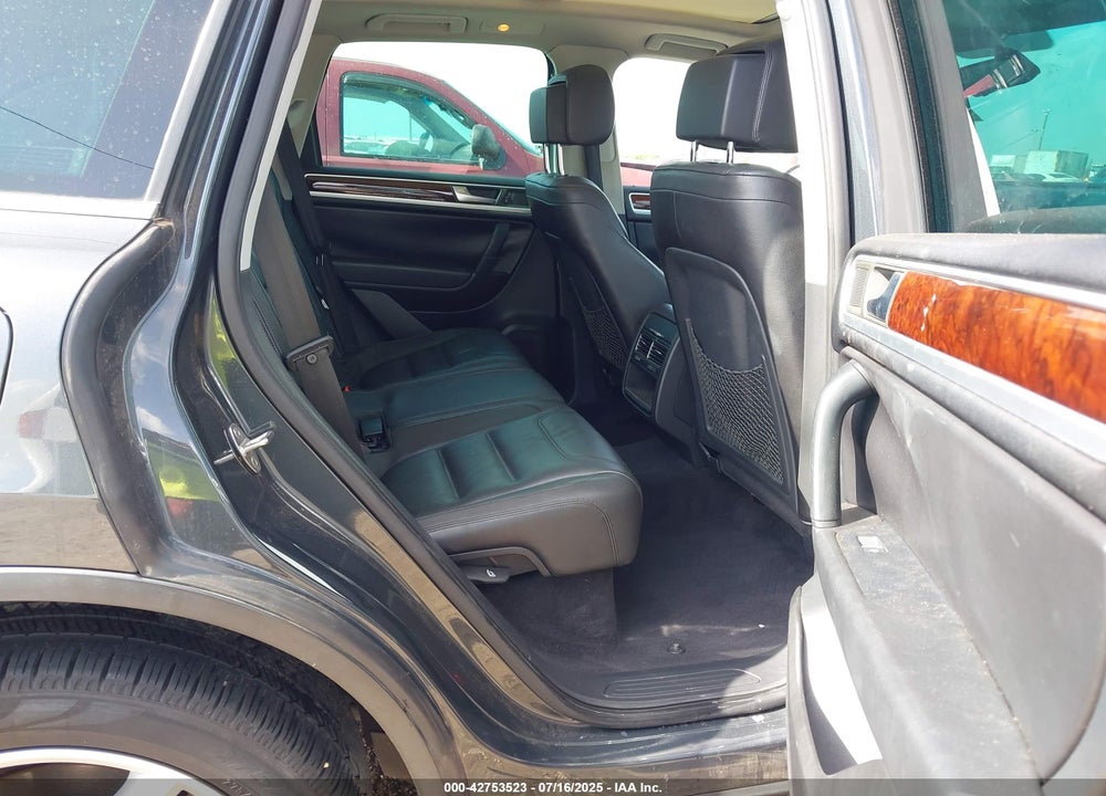 2013 VOLKSWAGEN TOUAREG VIN: WVGEF9BP7DD001532