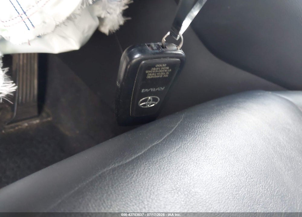 2019 TOYOTA RAV4 VIN: 2T3N1RFV8KW079541