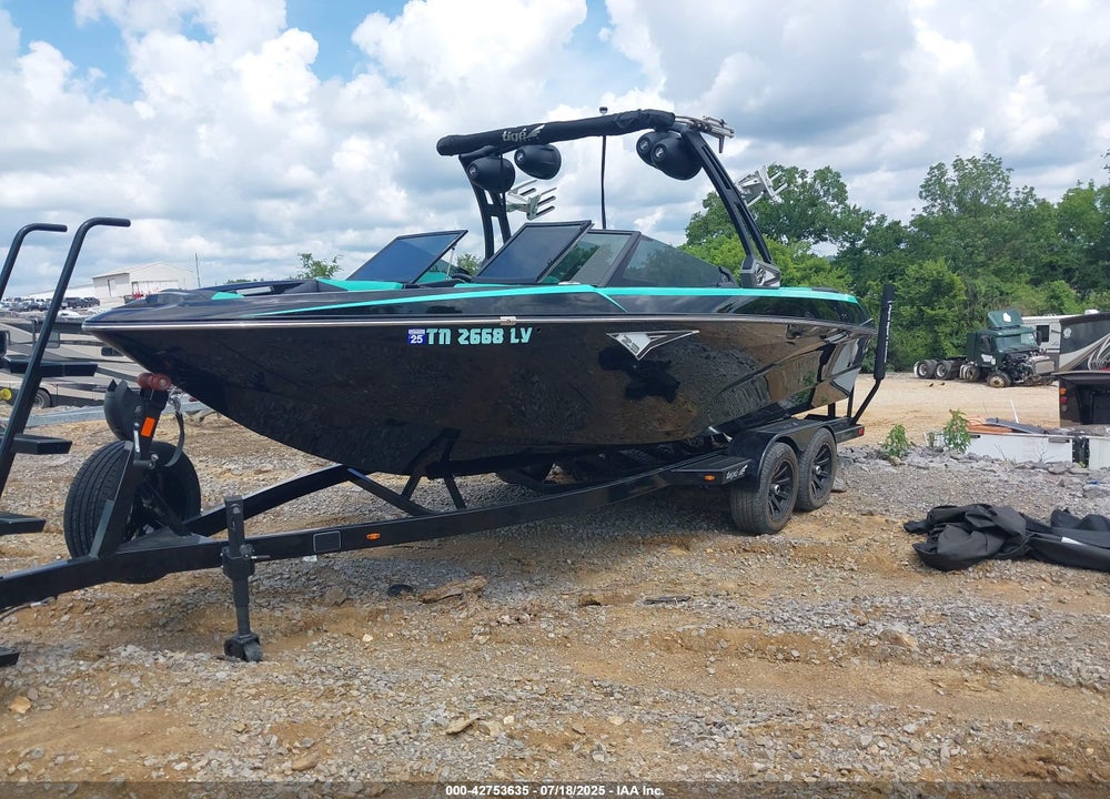 2021 TIGE SKIBOAT VIN: TIX0155XF121202