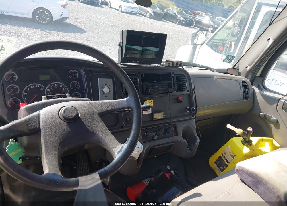 2005 FREIGHTLINER M2 106 MEDIUM DUTY VIN: 1FVACWDC65HV05072