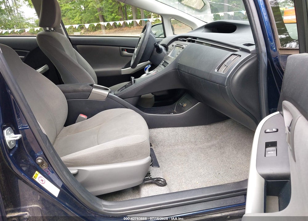 2015 TOYOTA PRIUS VIN: JTDKN3DU8F0408103