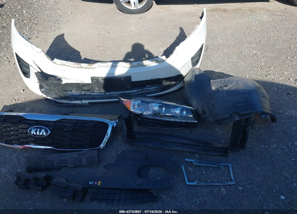 2019 KIA SORENTO 2.4L LX VIN: 5XYPGDA36KG449402