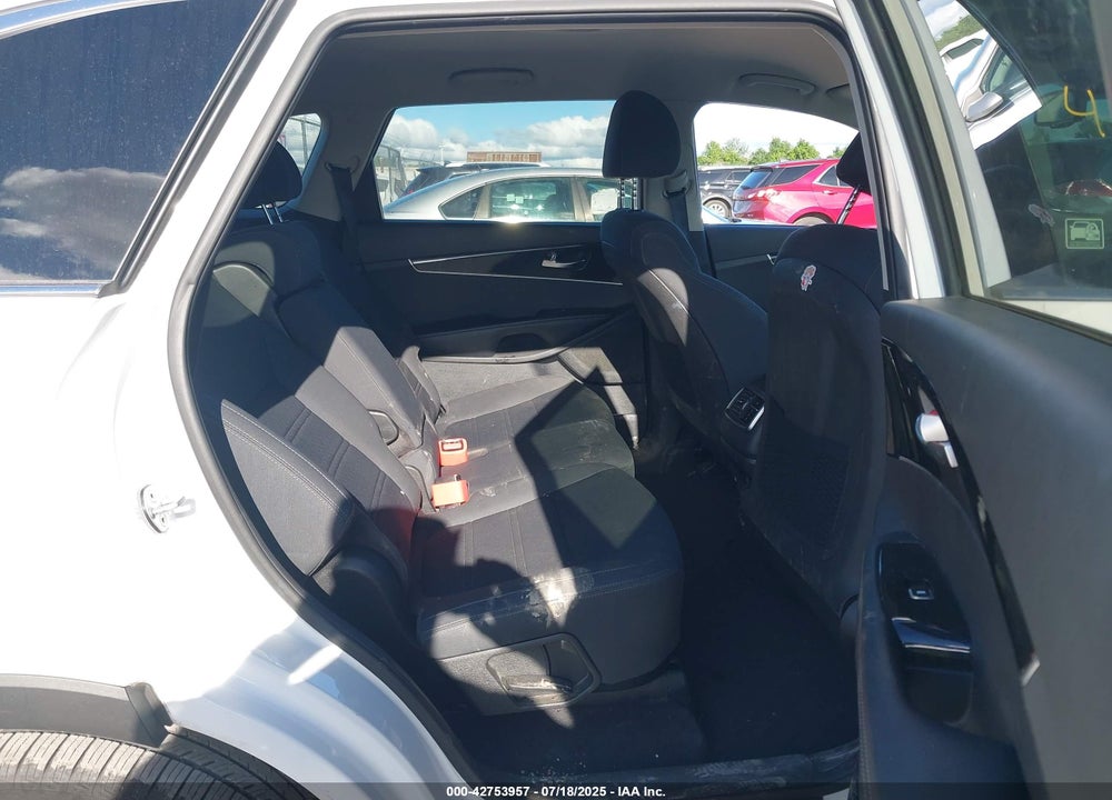 2019 KIA SORENTO 2.4L LX VIN: 5XYPGDA36KG449402