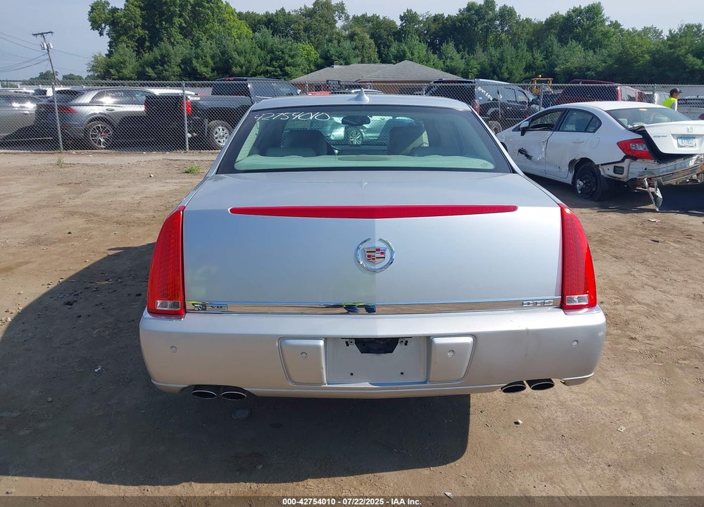 2010 CADILLAC DTS VIN: 1G6KH5EY4AU118286