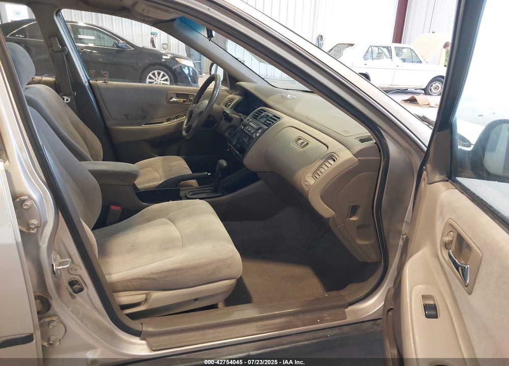 1999 HONDA ACCORD LX VIN: JHMCG564XXC047639