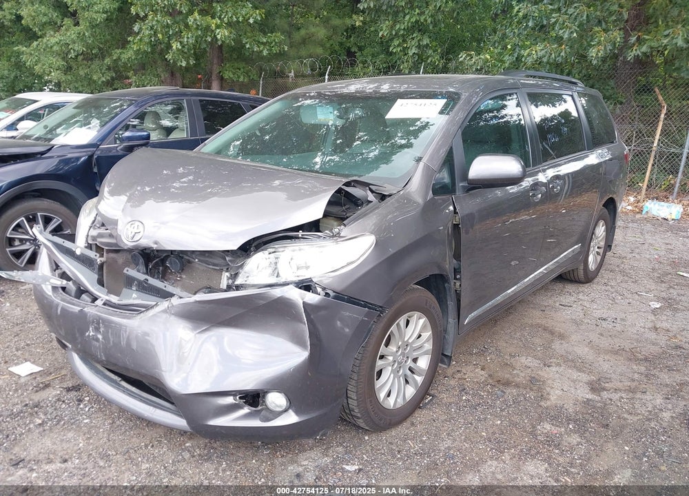 2017 TOYOTA SIENNA XLE 8 PASSENGER VIN: 5TDYZ3DC1HS851926