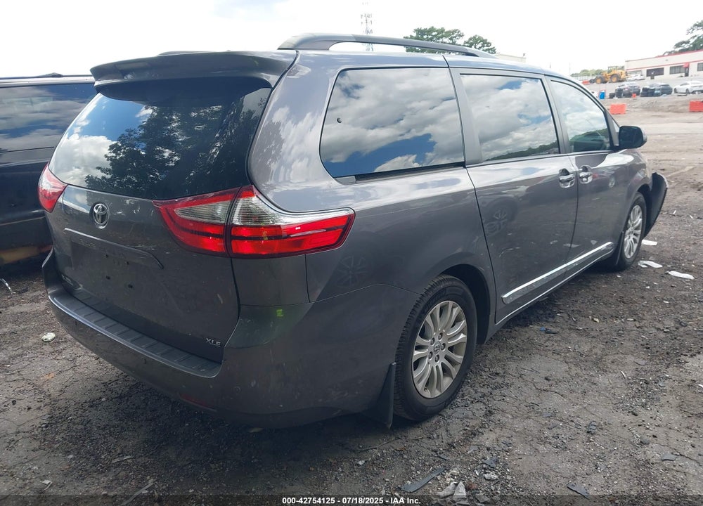 2017 TOYOTA SIENNA XLE 8 PASSENGER VIN: 5TDYZ3DC1HS851926