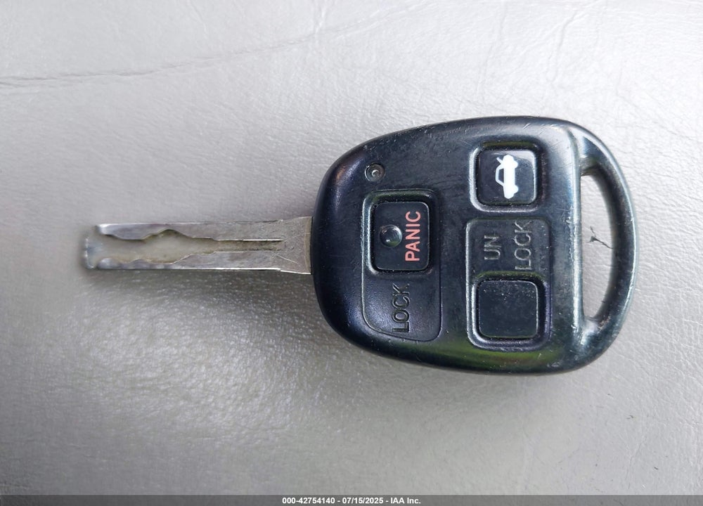 2003 LEXUS ES 300 VIN: JTHBF30G330148104