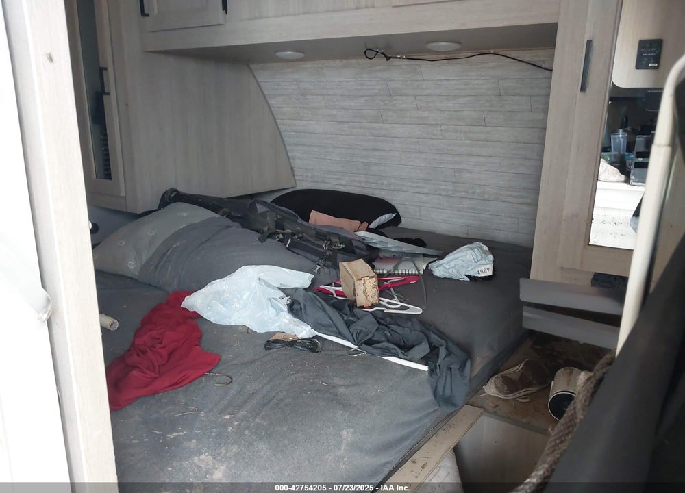 2024 COACHMEN CATALINA VIN: 5ZT2CANB1RU043539