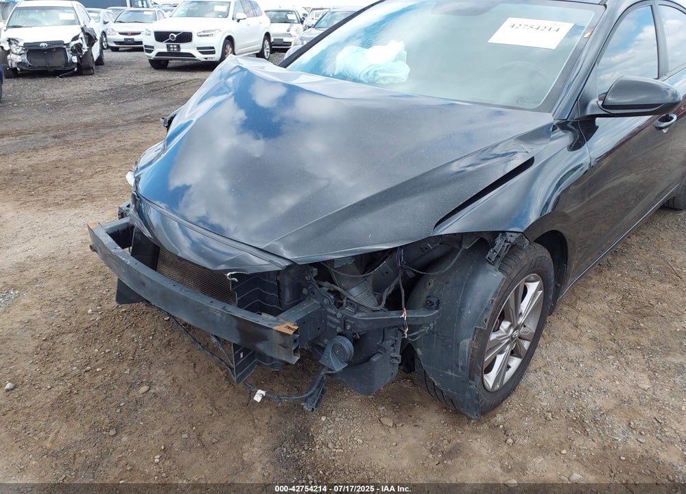 2017 HYUNDAI ELANTRA VIN: KMHD84LF9HU061607