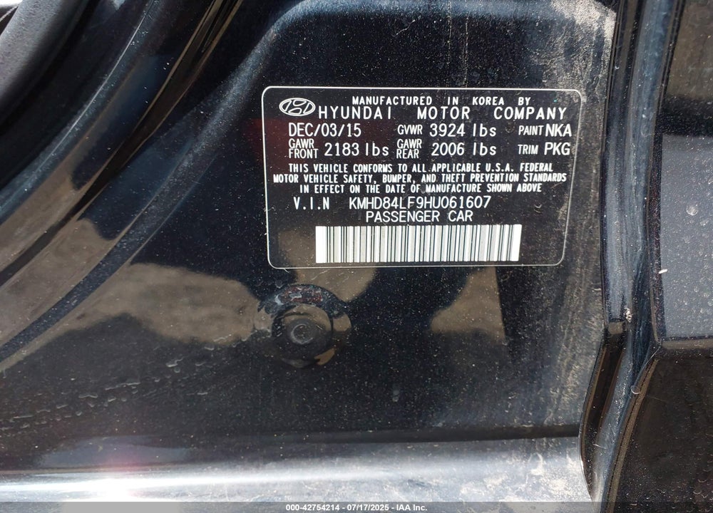 2017 HYUNDAI ELANTRA VIN: KMHD84LF9HU061607