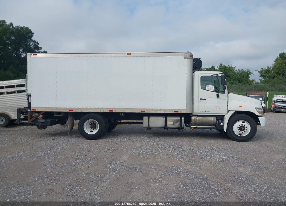 2011 HINO 258/268 VIN: 5PVNE8JP2B4S50255