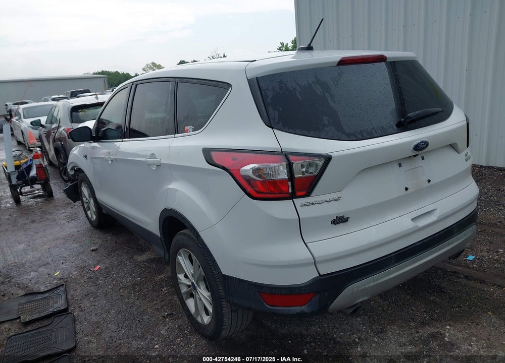 2017 FORD ESCAPE VIN: 1FMCU0GDXHUD94939