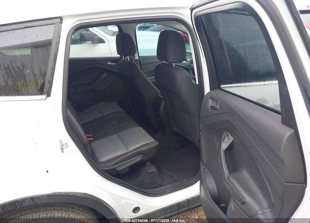 2017 FORD ESCAPE VIN: 1FMCU0GDXHUD94939