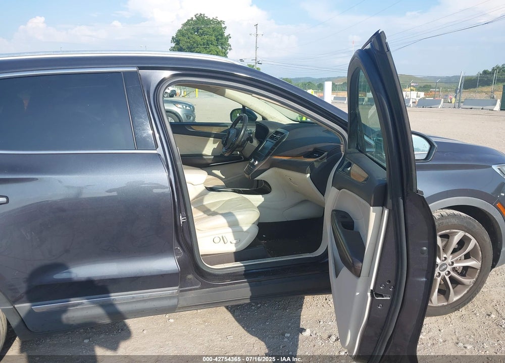 2015 LINCOLN MKC VIN: 5LMCJ1A91FUJ33857