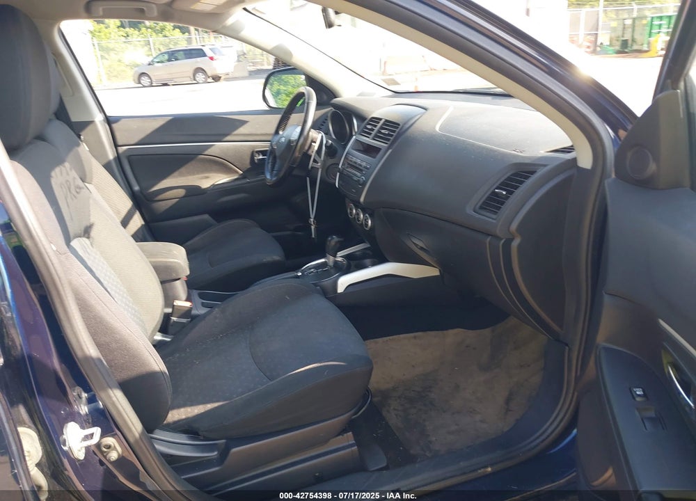 2011 MITSUBISHI OUTLANDER SPORT VIN: JA4AR4AU7BZ011444