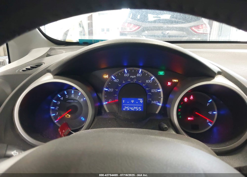 2011 HONDA FIT VIN: JHMGE8H52BC005893