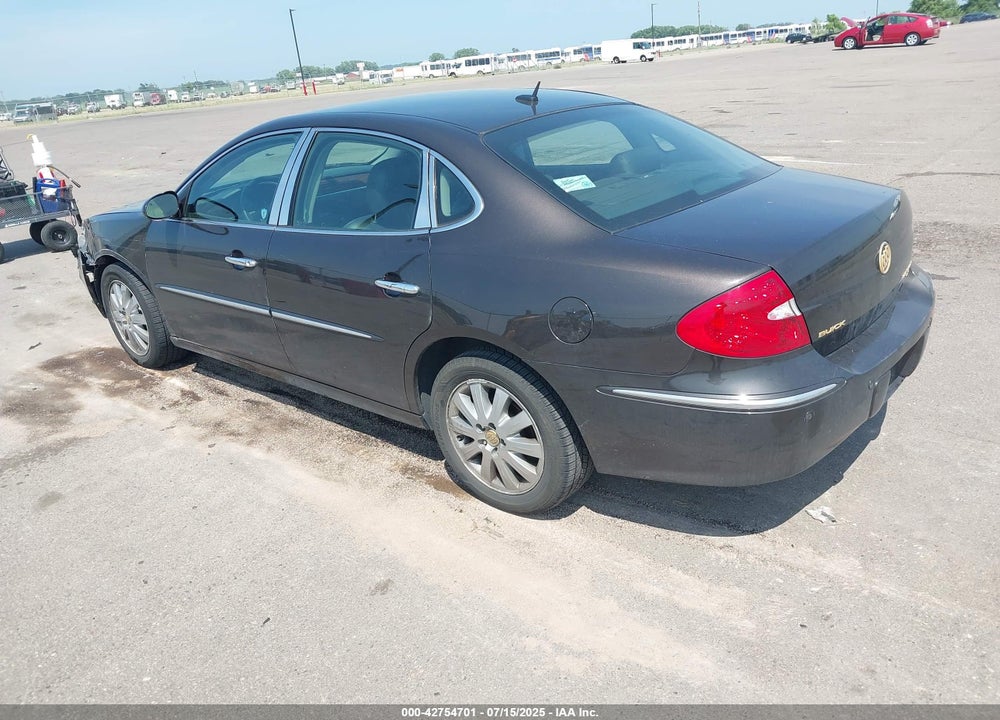 2008 BUICK LACROSSE VIN: 2G4WD582581272640