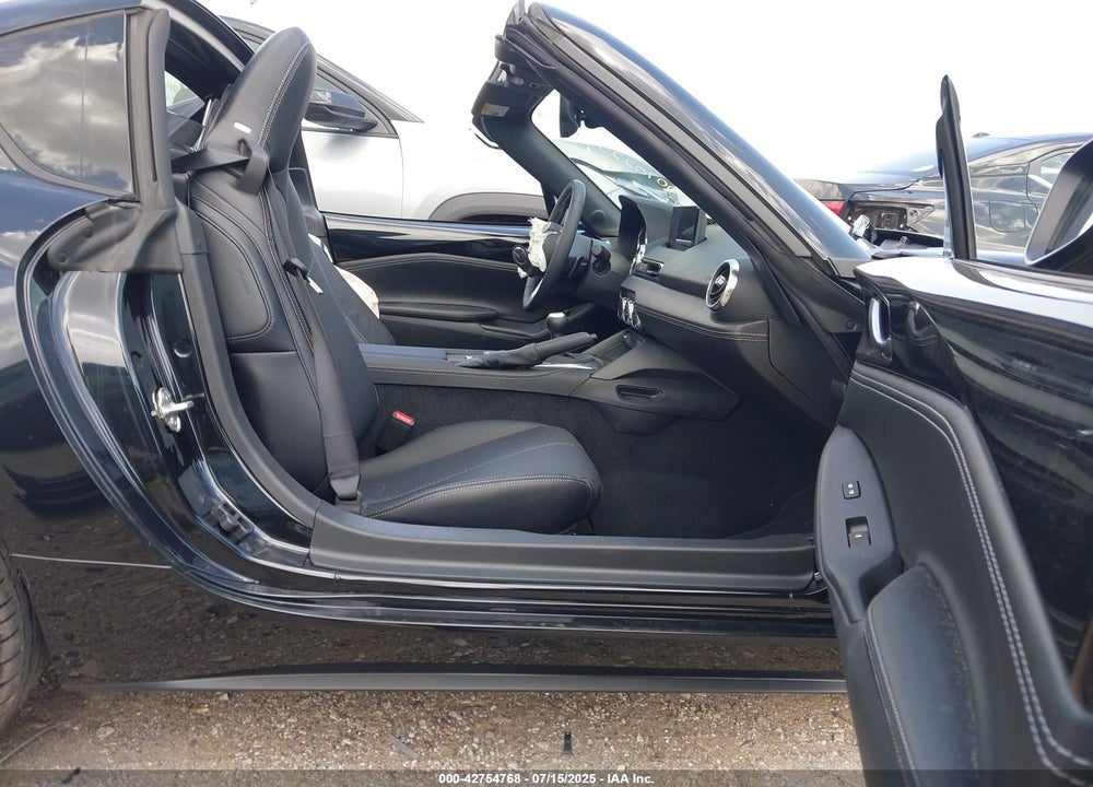 2025 MAZDA MX-5 MIATA RF GRAND TOURING VIN: JM1NDAM7XS0653445