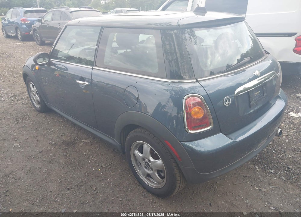 2010 MINI COOPER VIN: WMWMF3C55ATZ64356