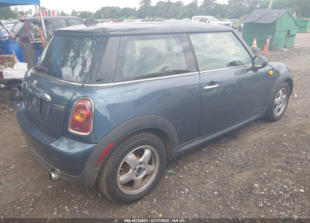 2010 MINI COOPER VIN: WMWMF3C55ATZ64356