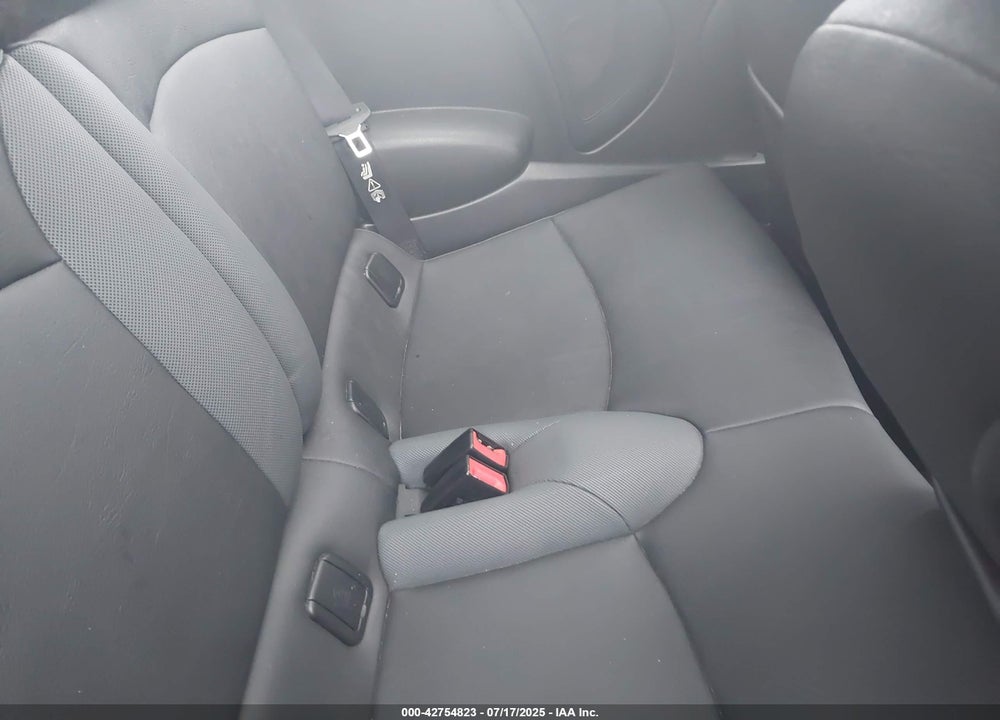 2010 MINI COOPER VIN: WMWMF3C55ATZ64356