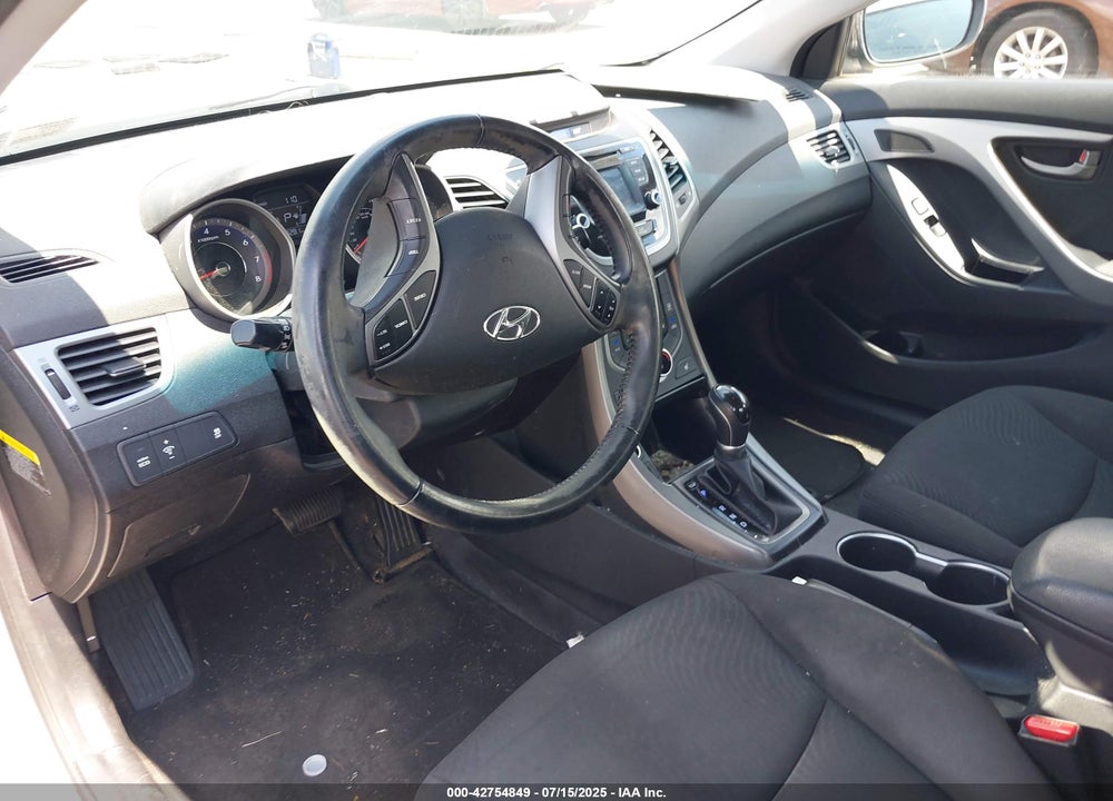 2016 HYUNDAI ELANTRA VIN: KMHDH4AE4GU566561