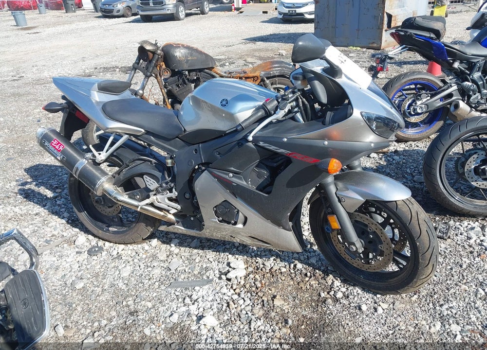 2003 YAMAHA YZFR6 L VIN: JYARJ06E33A007493