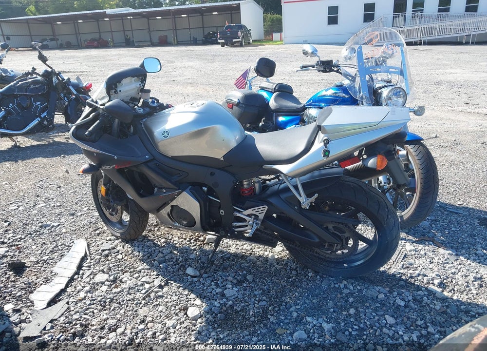 2003 YAMAHA YZFR6 L VIN: JYARJ06E33A007493