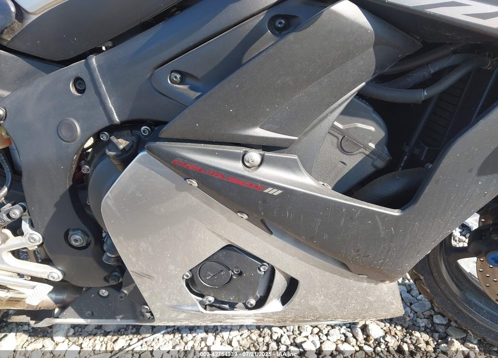 2003 YAMAHA YZFR6 L VIN: JYARJ06E33A007493