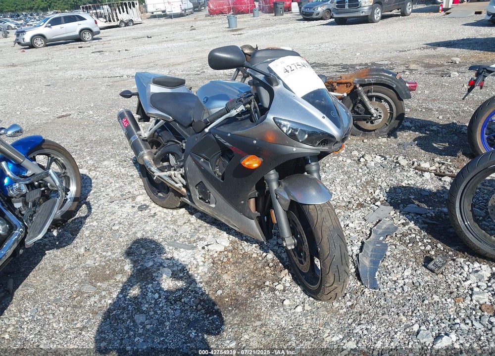 2003 YAMAHA YZFR6 L VIN: JYARJ06E33A007493