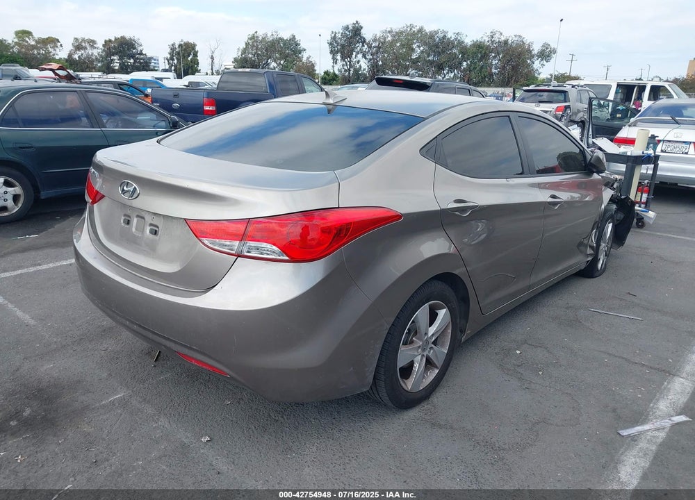 2013 HYUNDAI ELANTRA VIN: 5NPDH4AE7DH384654
