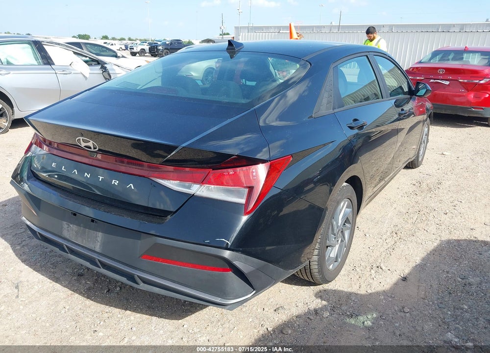 2024 HYUNDAI ELANTRA SEL VIN: KMHLM4DG3RU636204