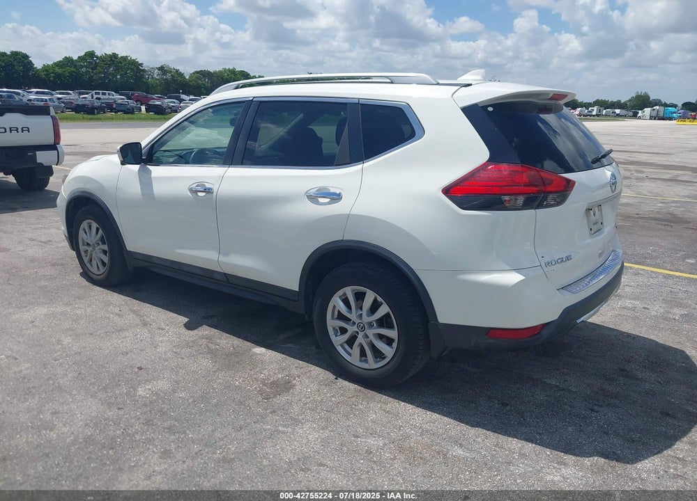 2017 NISSAN ROGUE VIN: 5N1AT2MV5HC827690