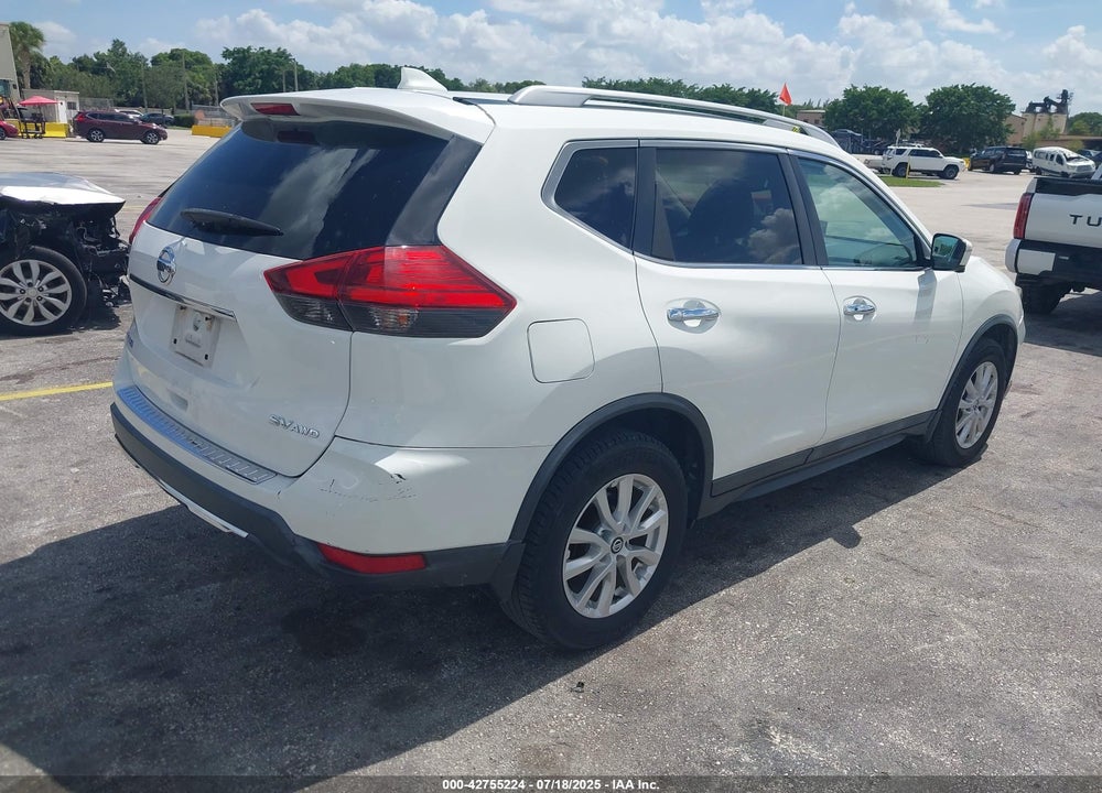 2017 NISSAN ROGUE VIN: 5N1AT2MV5HC827690