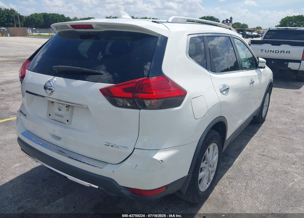 2017 NISSAN ROGUE VIN: 5N1AT2MV5HC827690