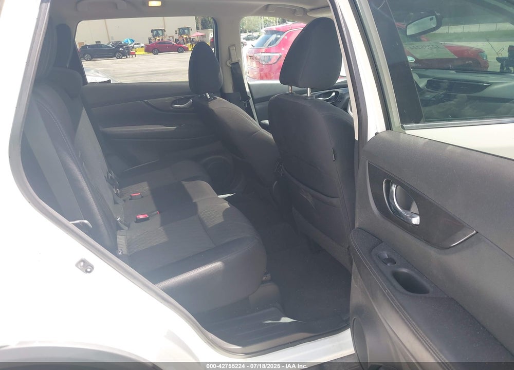 2017 NISSAN ROGUE VIN: 5N1AT2MV5HC827690