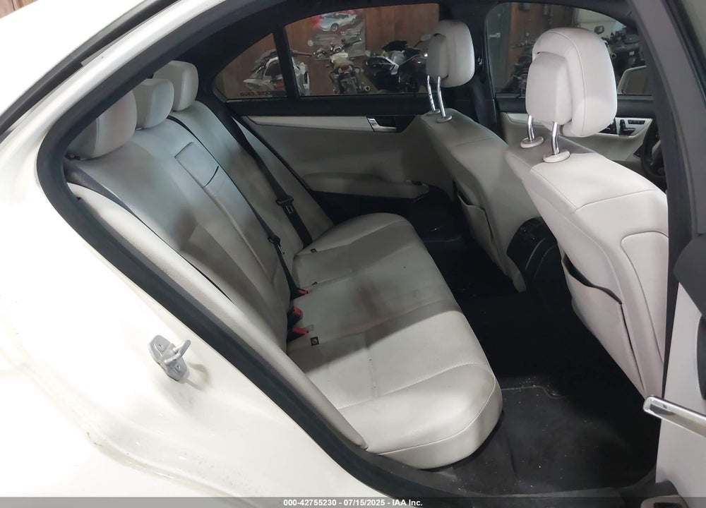 2010 MERCEDES-BENZ C CLASS VIN: WDDGF8BB0AF401921