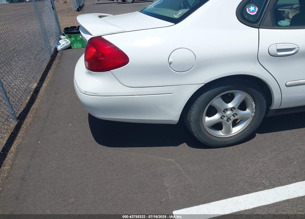 2001 FORD TAURUS SES VIN: 1FAFP55S21A112376